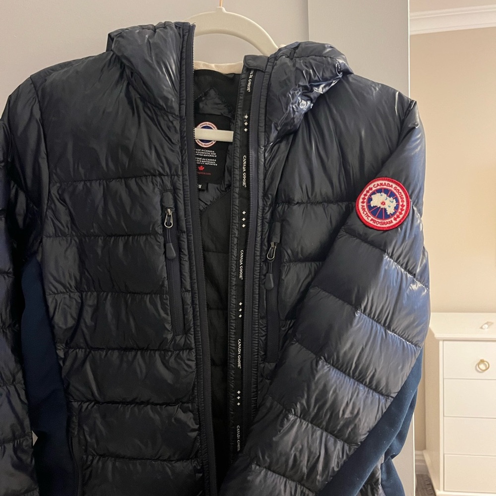 Canada Goose women’s navy hooded Puffer Jacket